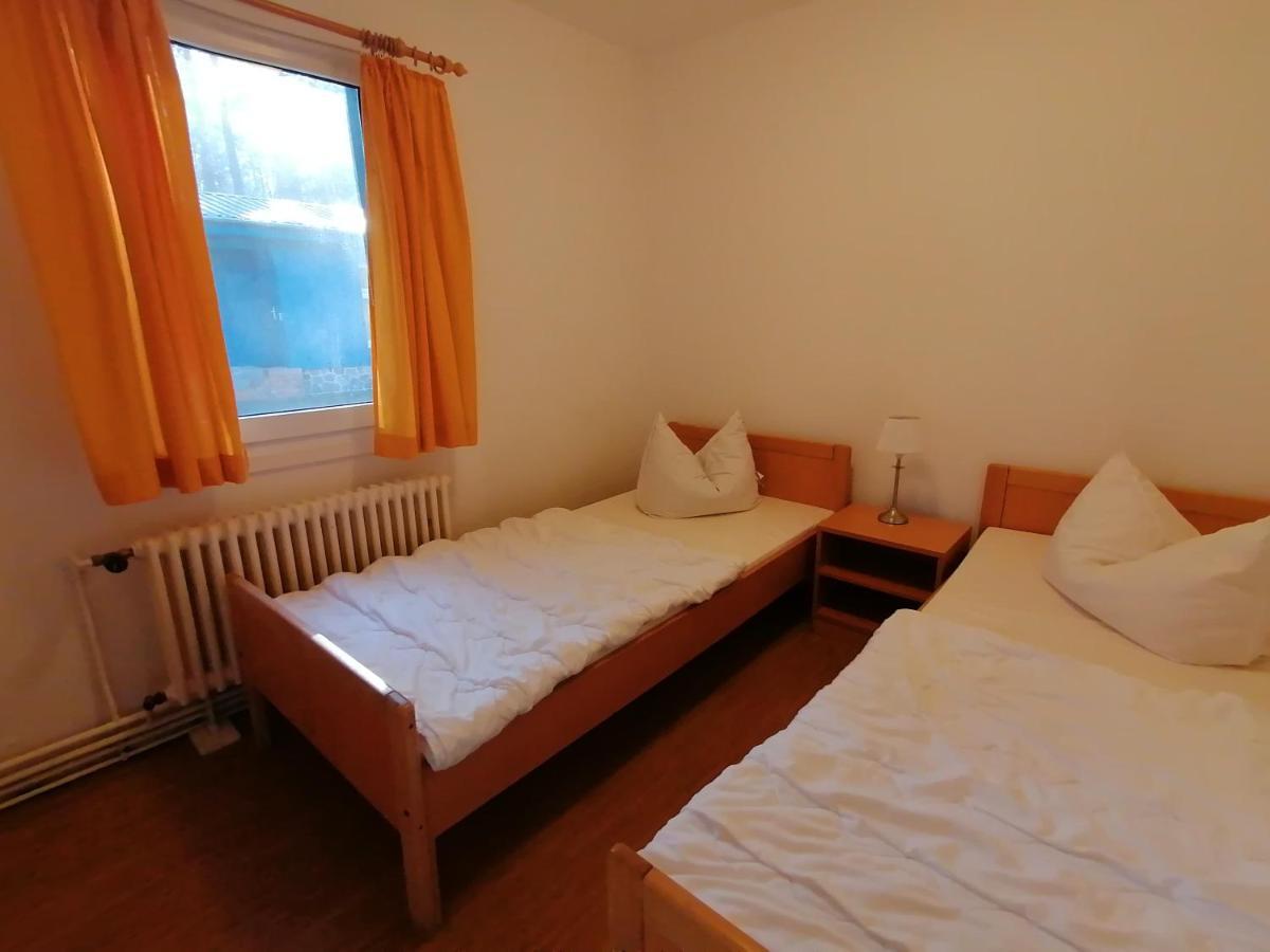 Martas Gaestehaeuser Gross Vaeter See Templin Bagian luar foto