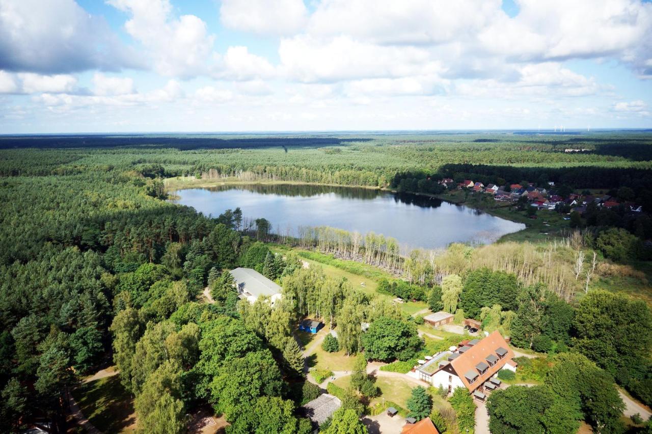 Martas Gaestehaeuser Gross Vaeter See Templin Bagian luar foto
