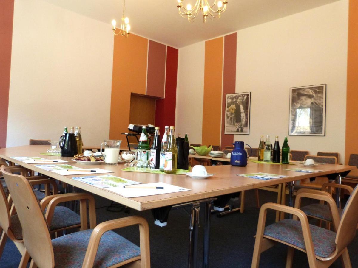 Martas Gaestehaeuser Gross Vaeter See Templin Bagian luar foto