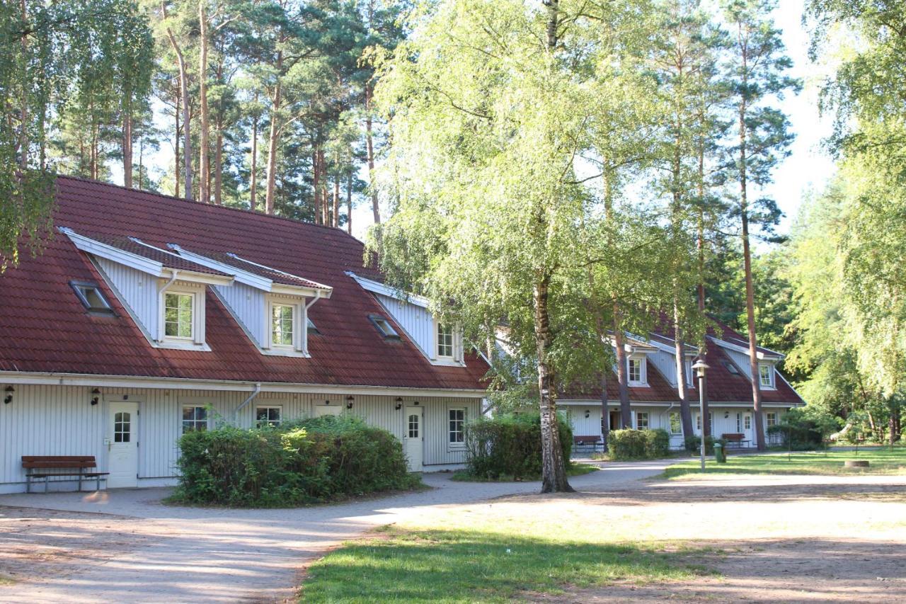 Martas Gaestehaeuser Gross Vaeter See Templin Bagian luar foto